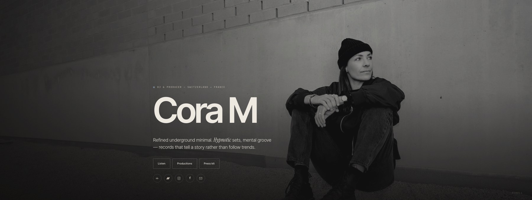 cora-m.com — site preview